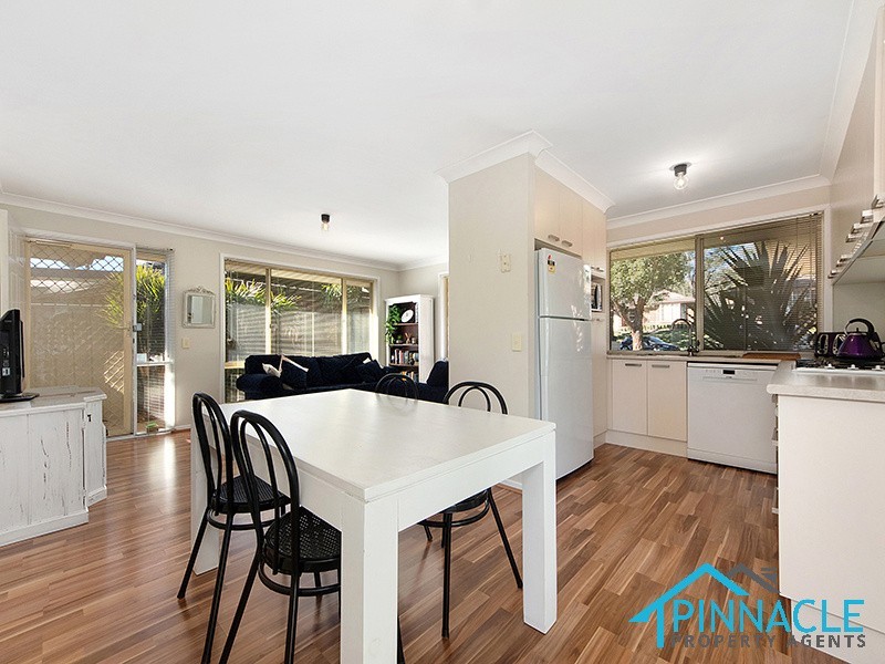 33 Lackey Pl, Currans Hill NSW 2567