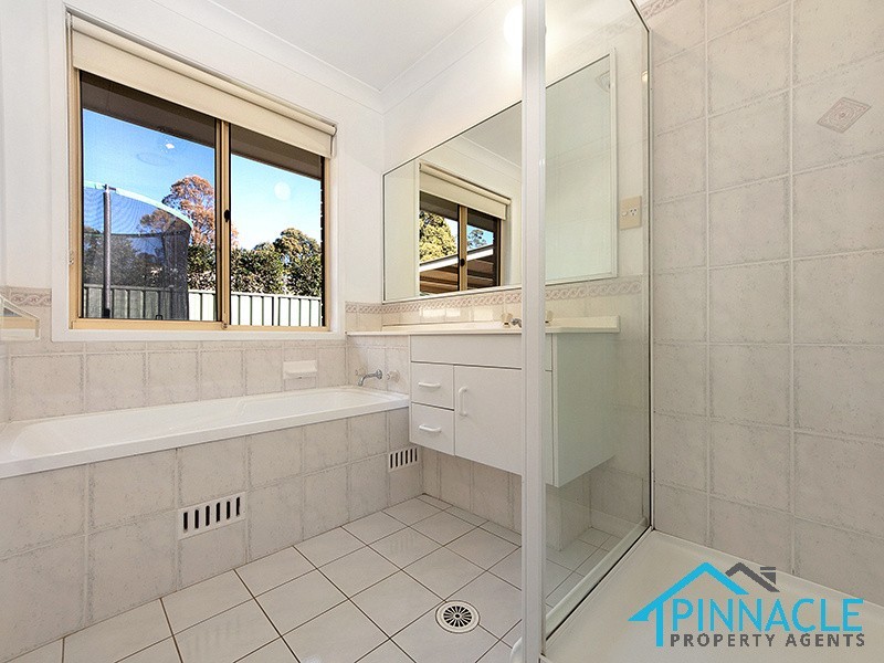 33 Lackey Pl, Currans Hill NSW 2567