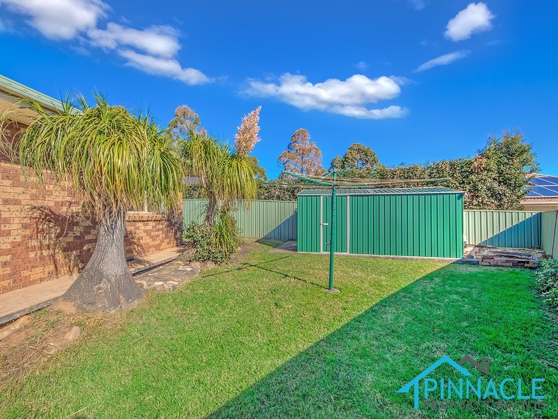 33 Lackey Pl, Currans Hill NSW 2567