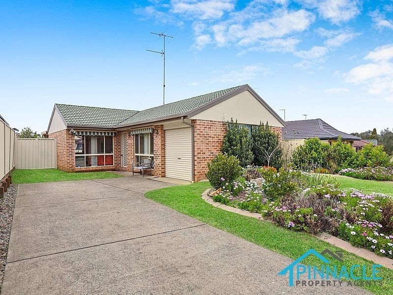 34 Crommelin Cres, St Helens Park NSW 2560
