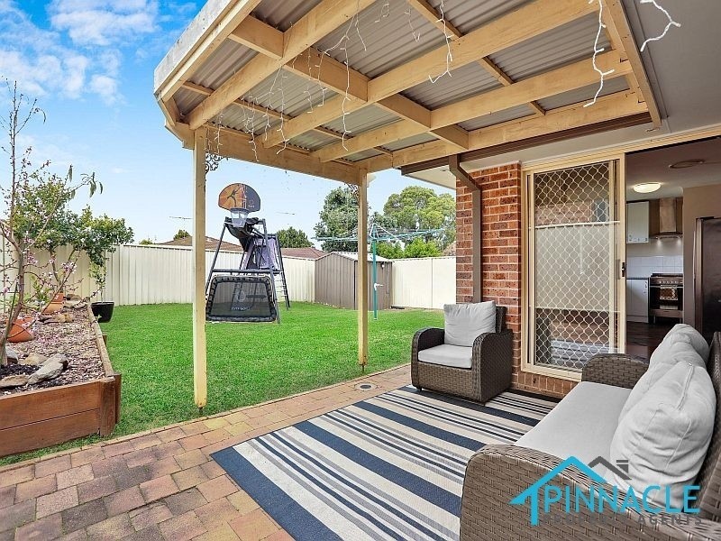 34 Crommelin Cres, St Helens Park NSW 2560