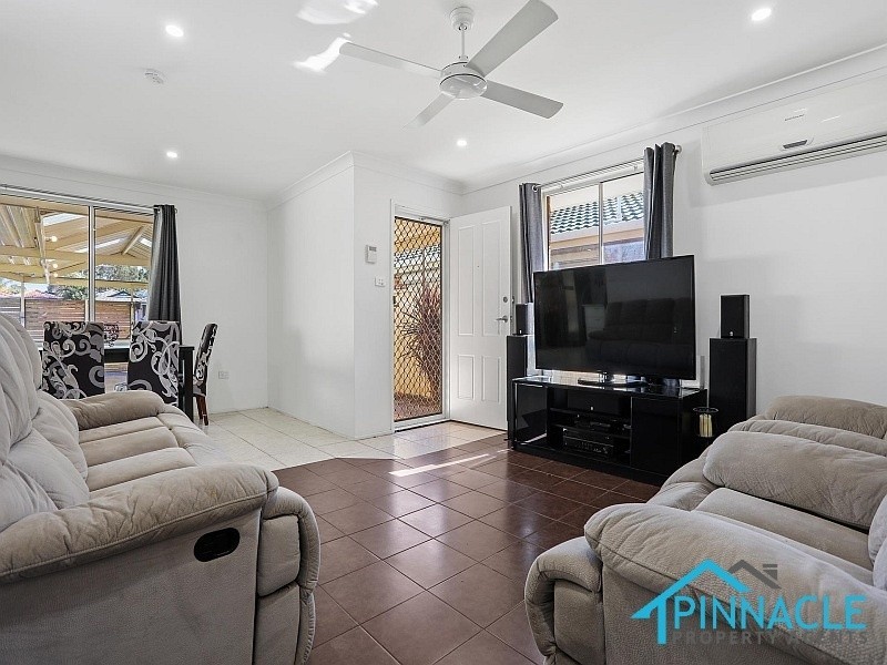 13 Melba Pl, St Helens Park NSW 2560