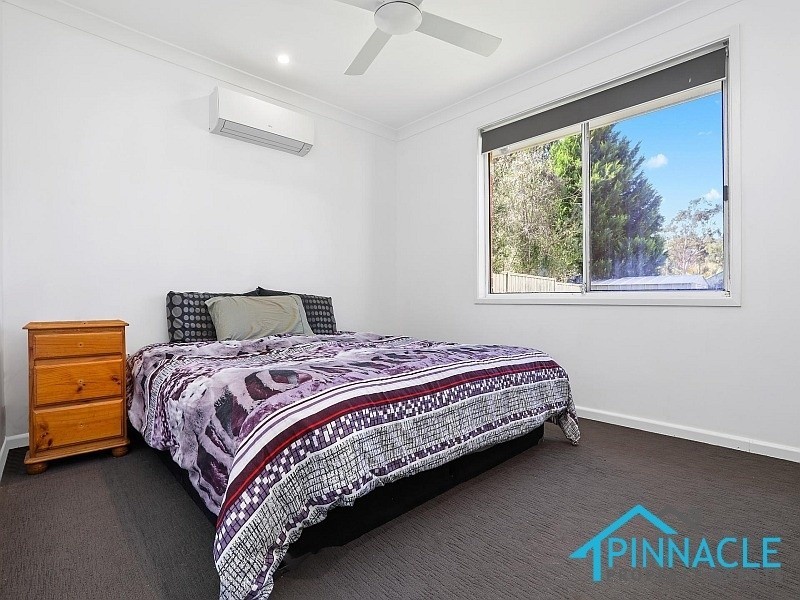 13 Melba Pl, St Helens Park NSW 2560