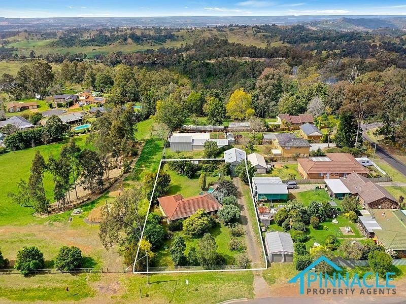 2 Merlin St, The Oaks NSW 2570