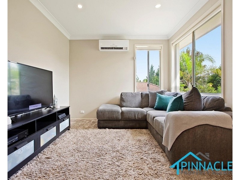 33 Lillyvicks Cres, Ambarvale NSW 2560