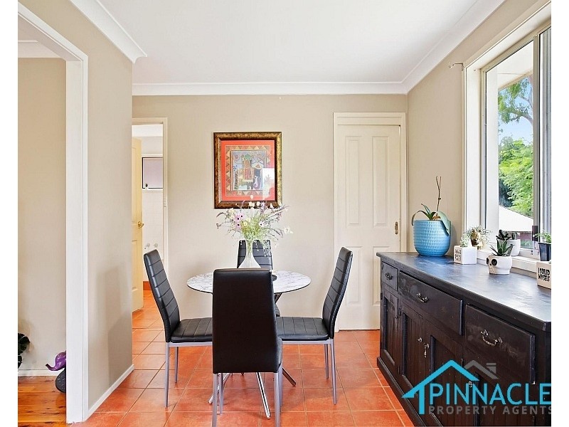 33 Lillyvicks Cres, Ambarvale NSW 2560