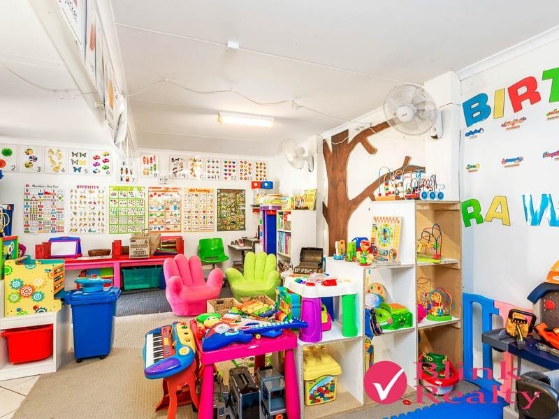 8 Bambil St, Crestmead QLD 4132