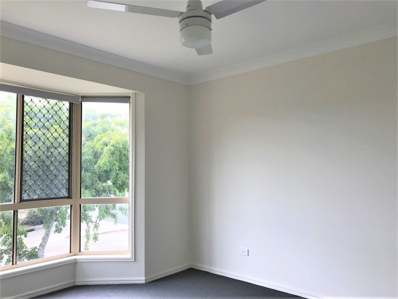 18 Robert South Drive, Crestmead QLD 4132