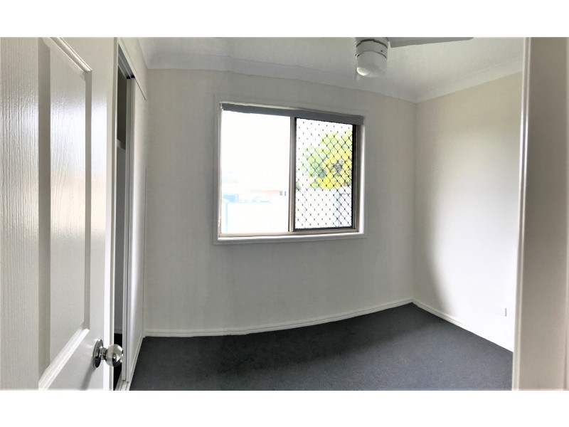 18 Robert South Drive, Crestmead QLD 4132