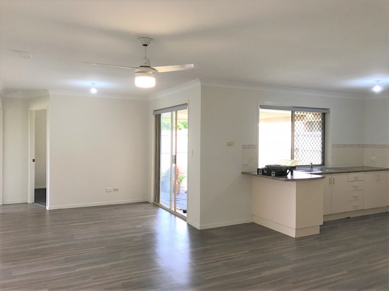 18 Robert South Drive, Crestmead QLD 4132