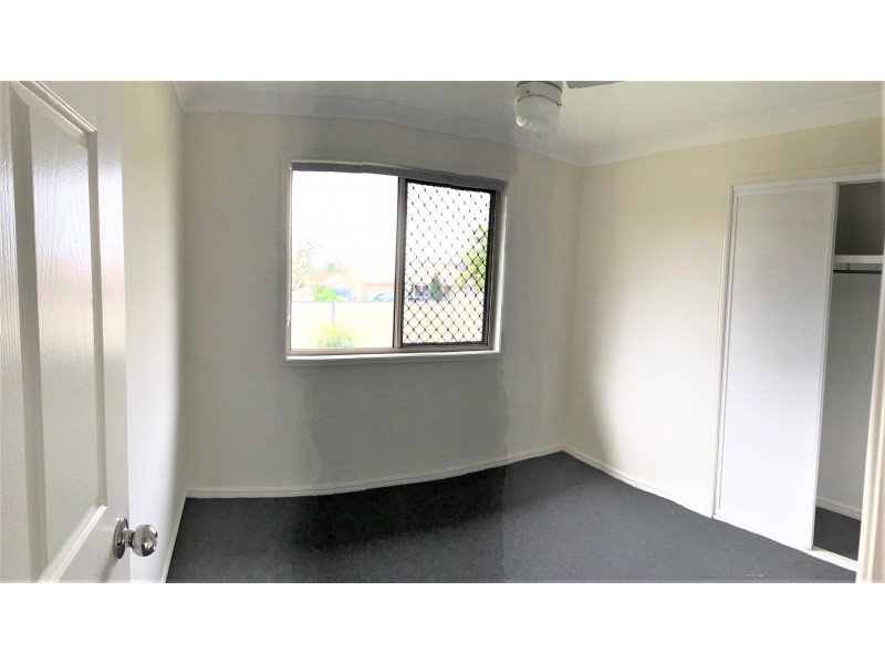 18 Robert South Drive, Crestmead QLD 4132