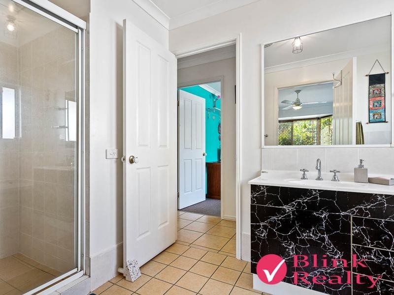10 Pidgeon Bvd, Crestmead QLD 4132