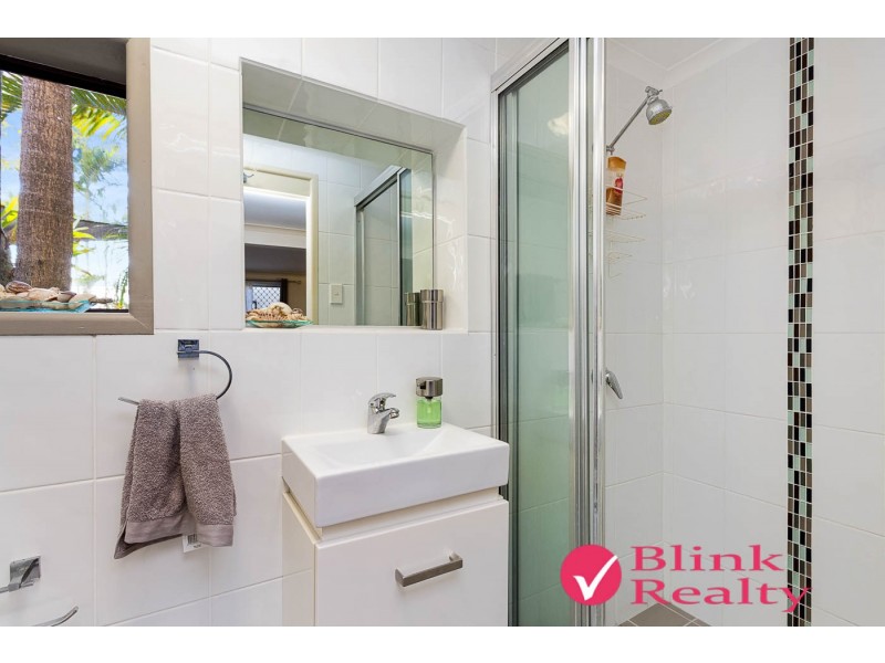 16 Coachwood St, Crestmead QLD 4132