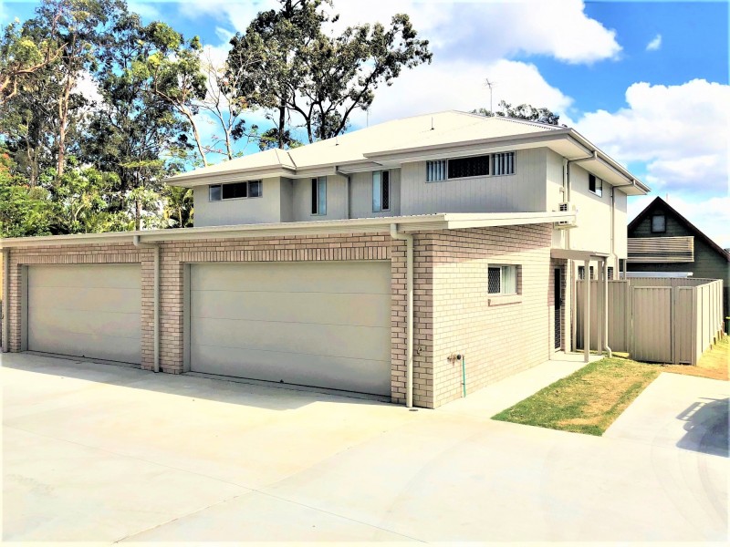 11 IRVINE PLACE, Hillcrest QLD 4118