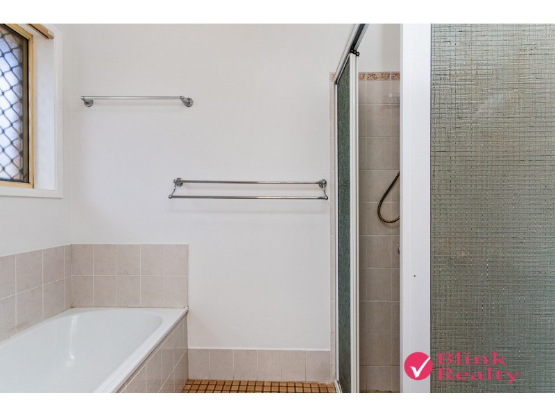 16 STAYDAR CRESCENT, Meadowbrook QLD 4131