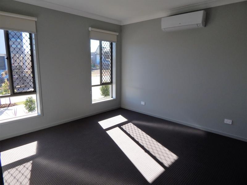 24 Mount Huntley Street, Park Ridge QLD 4125