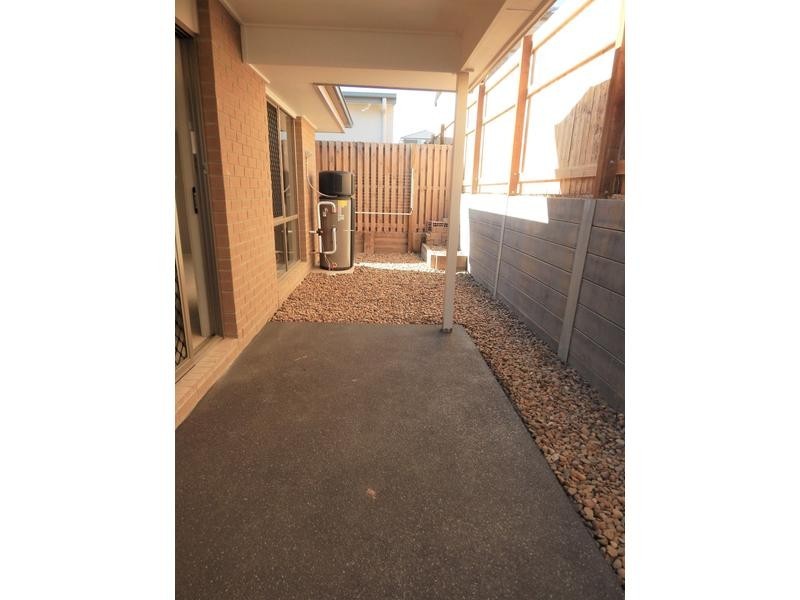 24 Mount Huntley Street, Park Ridge QLD 4125