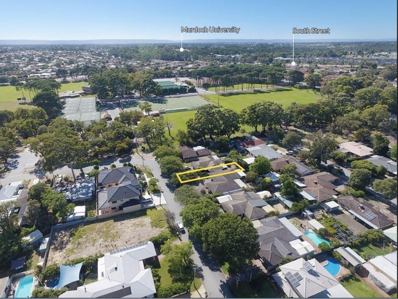 14B Ochiltree Way, Kardinya WA 6163