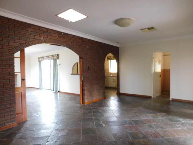 21 Sparrow Way, Spearwood WA 6163