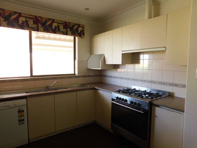 21 Sparrow Way, Spearwood WA 6163
