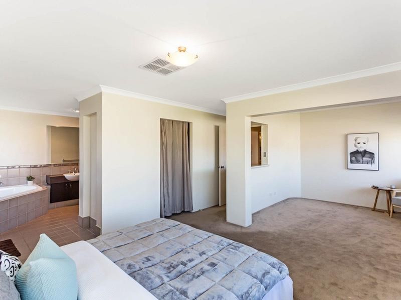 20 Wyatt Road, Hocking WA 6065