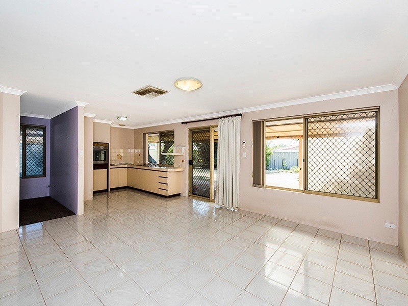 13 Challenger Drive, Thornlie WA 6108