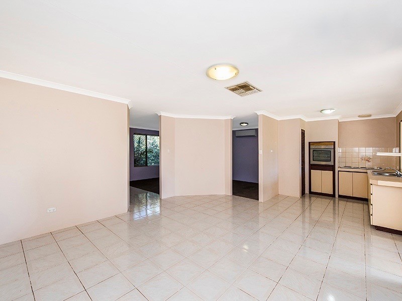 13 Challenger Drive, Thornlie WA 6108