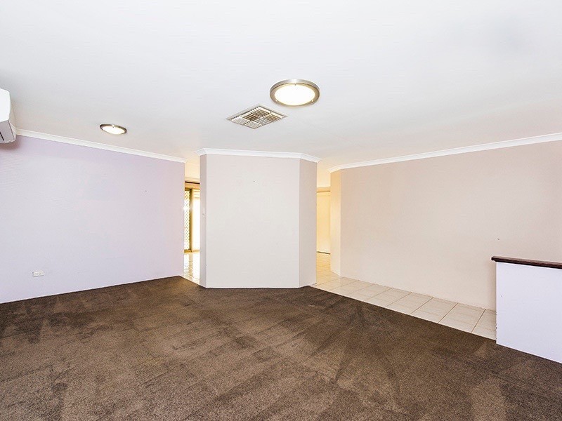 13 Challenger Drive, Thornlie WA 6108