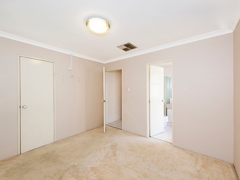 13 Challenger Drive, Thornlie WA 6108