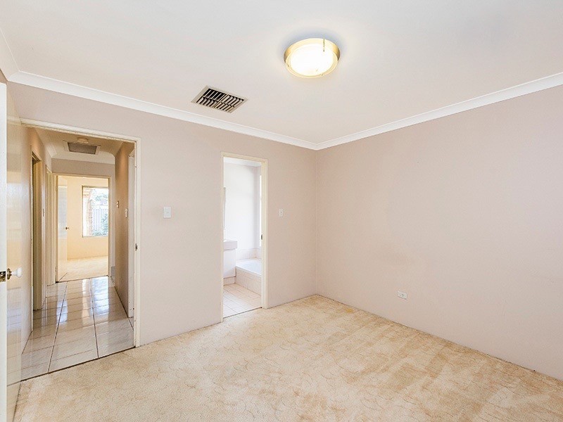 13 Challenger Drive, Thornlie WA 6108