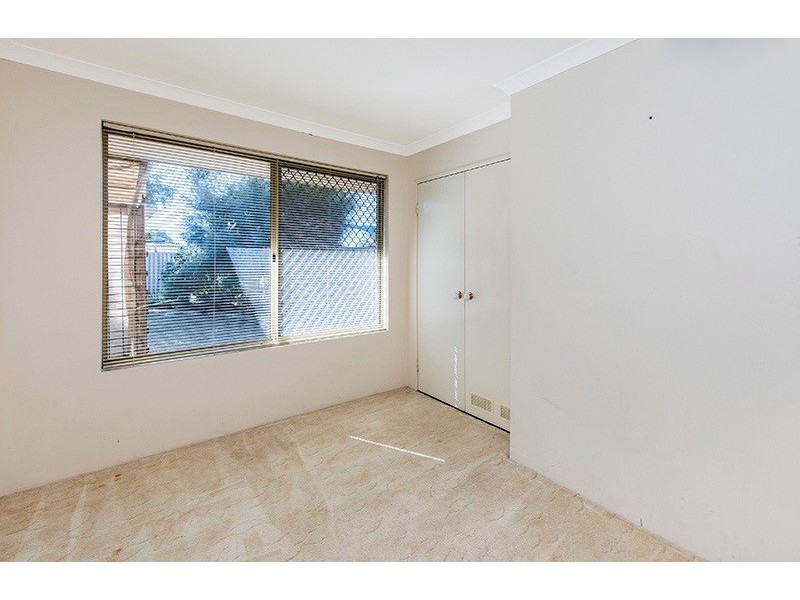 13 Challenger Drive, Thornlie WA 6108