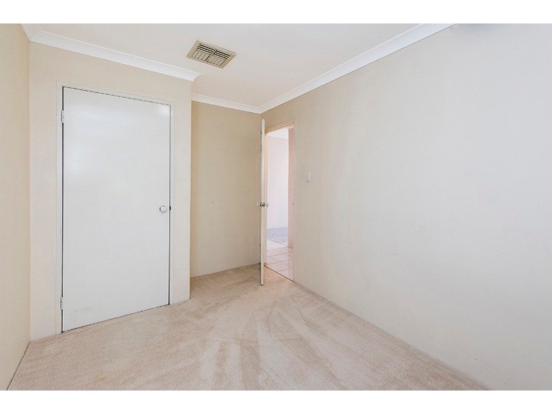 13 Challenger Drive, Thornlie WA 6108