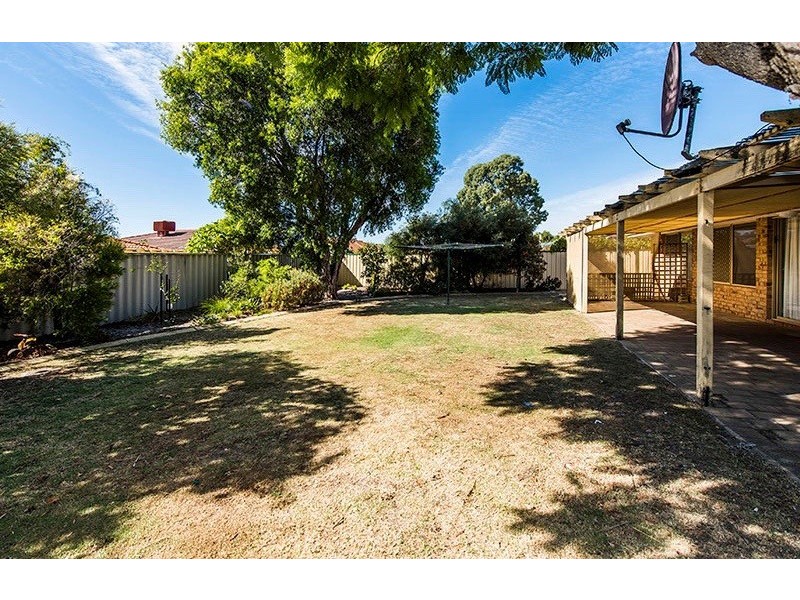 13 Challenger Drive, Thornlie WA 6108