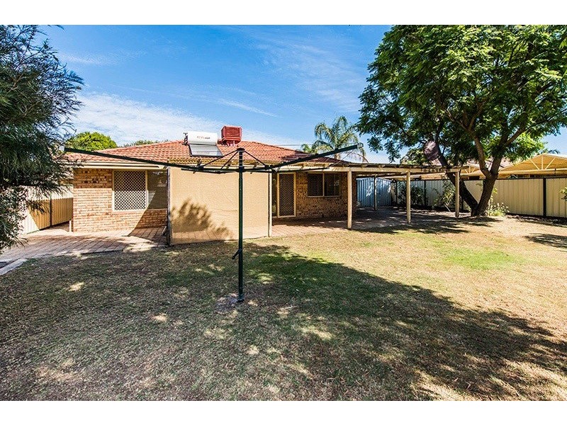 13 Challenger Drive, Thornlie WA 6108