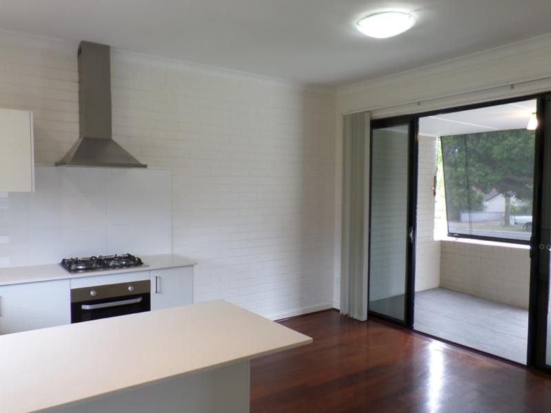 15B Bromley Road, Hilton WA 6163