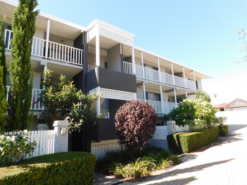 4/140 MELVILLE PARADE, Como WA 6152