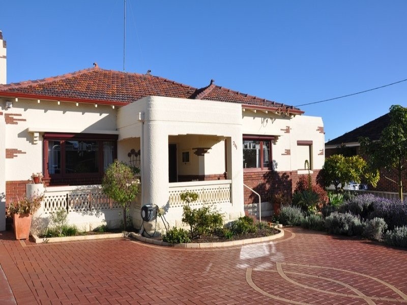 241 South Street, Beaconsfield WA 6162