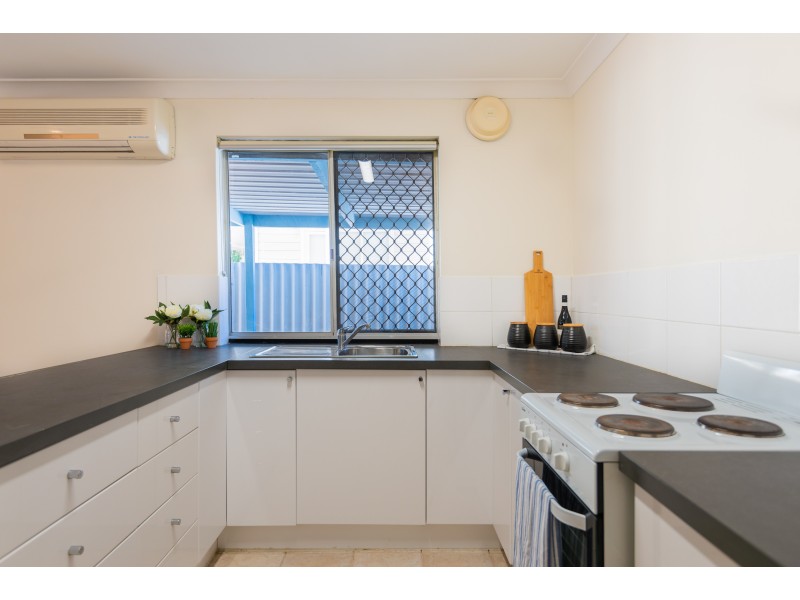 1/40-42 THOMPSON ROAD, North Fremantle WA 6159