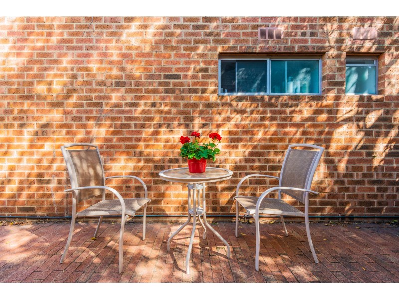 1/40-42 THOMPSON ROAD, North Fremantle WA 6159