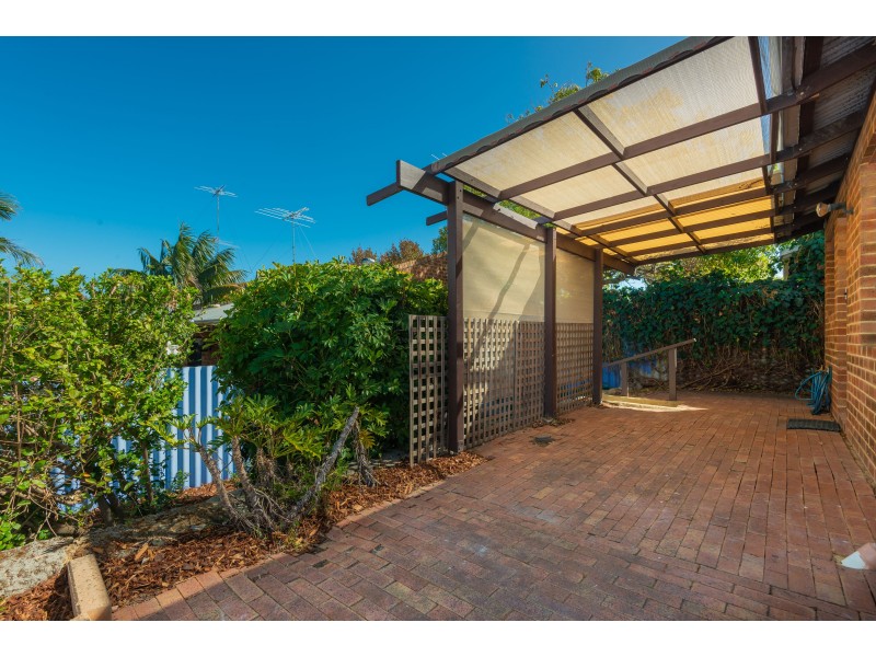 1/40-42 THOMPSON ROAD, North Fremantle WA 6159