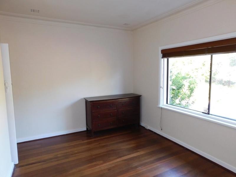 29 Lee Avenue, Hilton WA 6163