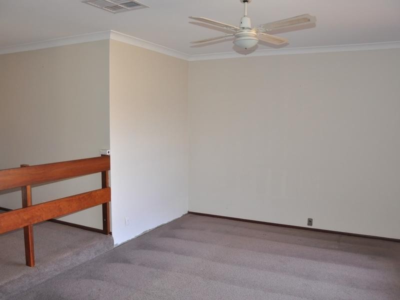 32 Sanderling Drive, Thornlie WA 6108