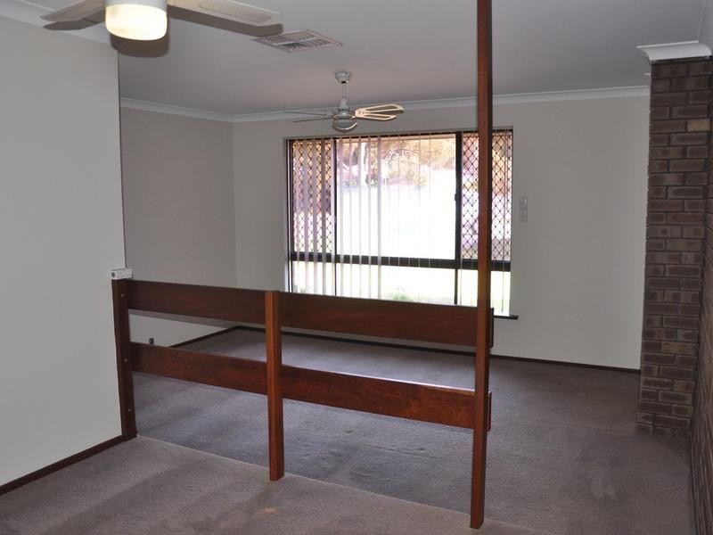 32 Sanderling Drive, Thornlie WA 6108