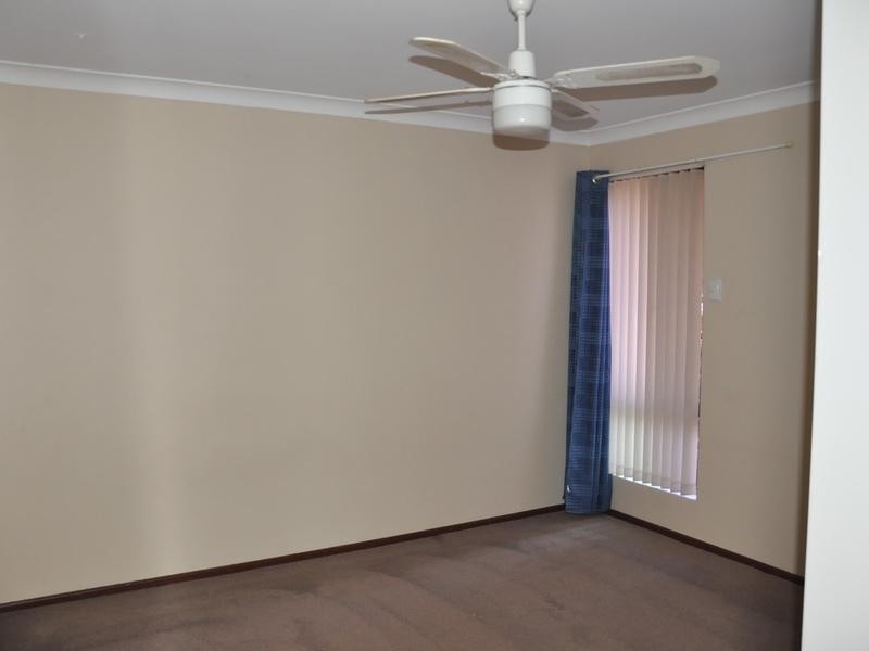 32 Sanderling Drive, Thornlie WA 6108