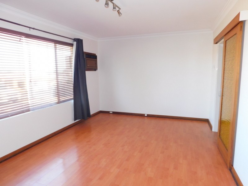 12A Bardolph Road, Spearwood WA 6163