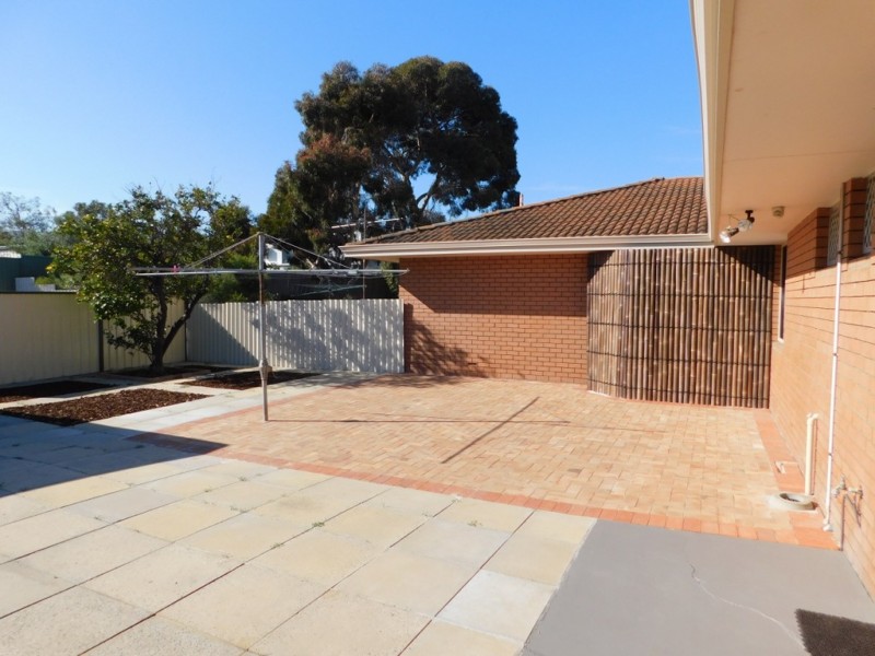 12A Bardolph Road, Spearwood WA 6163