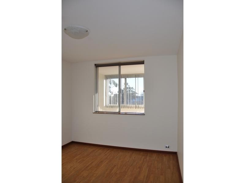 2/2 Angwin Street, East Fremantle WA 6158