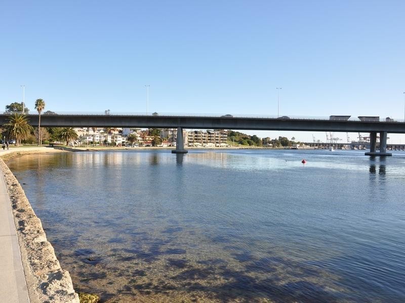 2/2 Angwin Street, East Fremantle WA 6158