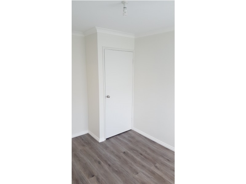 8 DYER LANE, Lakelands WA 6180