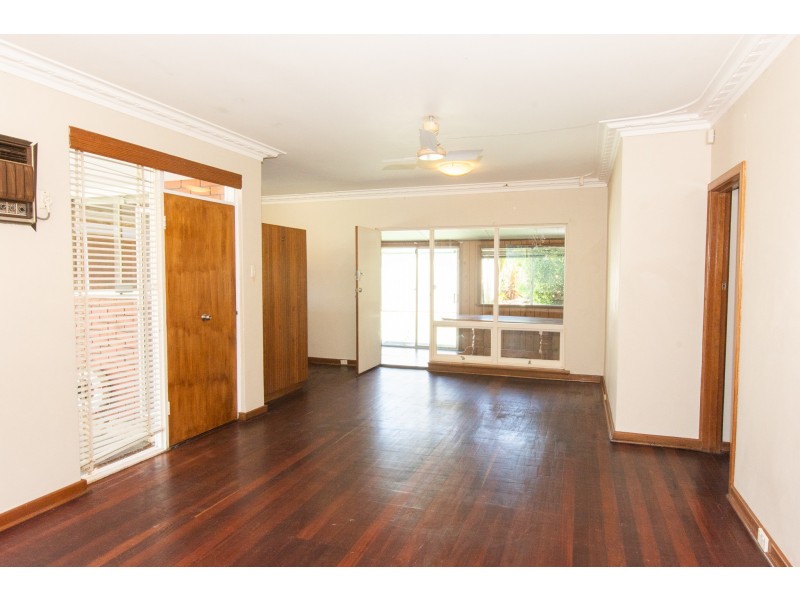 21 Macmorris Way, Spearwood WA 6163